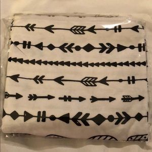 Milk Snob Cover, Brand New B&W Factory Arrow Print